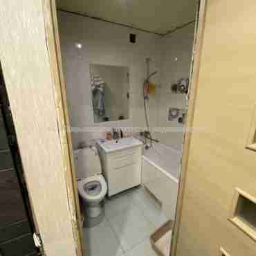 Продам квартиру, Харьковских Дивизий ул. , 1  ком., 29.70 м², частичный ремонт 