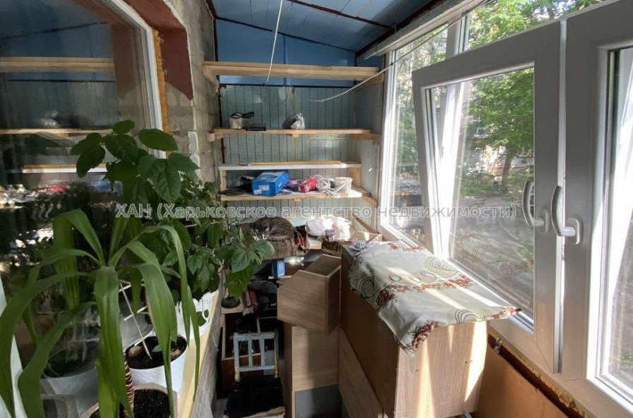 Продам квартиру, Харьковских Дивизий ул. , 1  ком., 29.70 м², частичный ремонт 