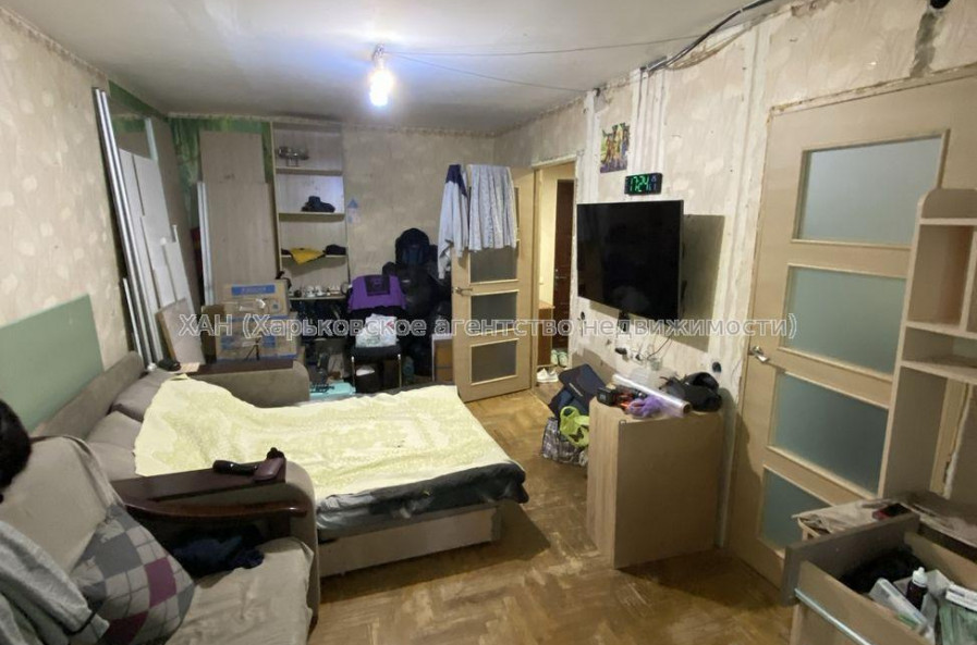 Продам квартиру, Харьковских Дивизий ул. , 1  ком., 29.70 м², частичный ремонт 