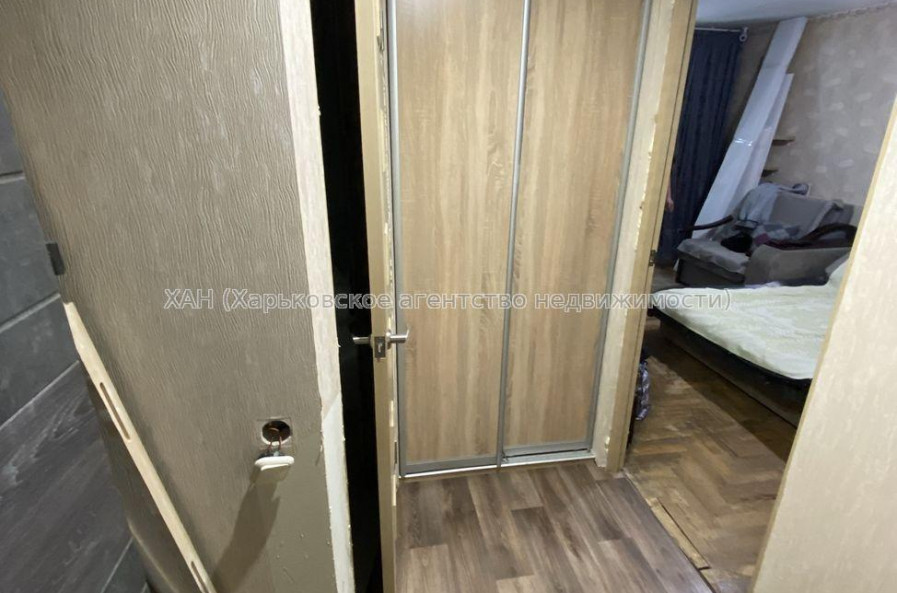 Продам квартиру, Харьковских Дивизий ул. , 1  ком., 29.70 м², частичный ремонт 