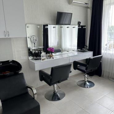 Продам нежилую недвижимость, салон красоты , 1  ком., 18.20 м², евроремонт 