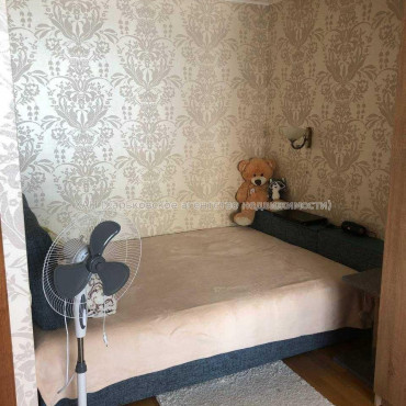 Продам квартиру, Гвардейцев Широнинцев ул. , 1 кім., 37.60 м², капитальный ремонт 