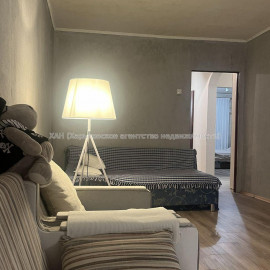 Продам квартиру, Кольцевой проезд , 3  ком., 63.10 м², советский ремонт