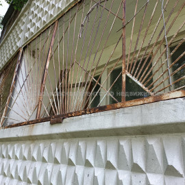 Продам нежилую недвижимость, офис в многоквартирном доме , 1  ком., 33.60 м², без ремонта