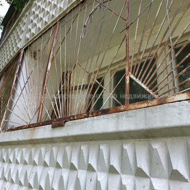 Продам нежилую недвижимость, офис в многоквартирном доме , 1  ком., 33.60 м², без ремонта 