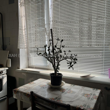 Продам квартиру, Гвардейцев Широнинцев ул. , 26 , 2  ком., 45 м², без ремонта 