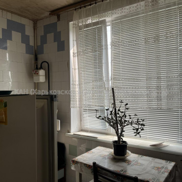 Продам квартиру, Гвардейцев Широнинцев ул. , 26 , 2  ком., 45 м², без ремонта 