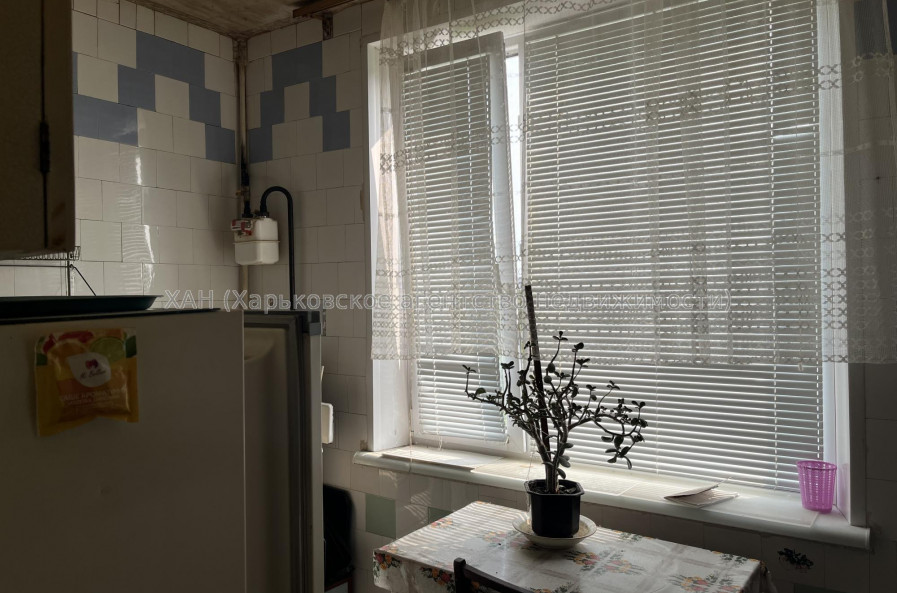 Продам квартиру, Гвардейцев Широнинцев ул. , 26 , 2 кім., 45 м², без ремонта 