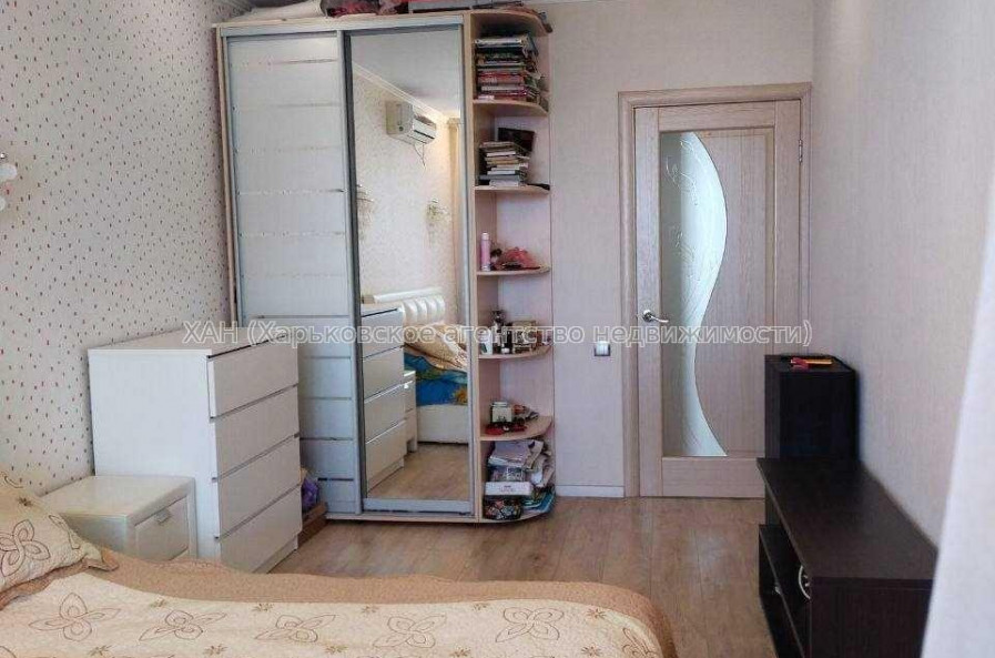 Продам квартиру, 3 кім., 65.40 м², капитальный ремонт 