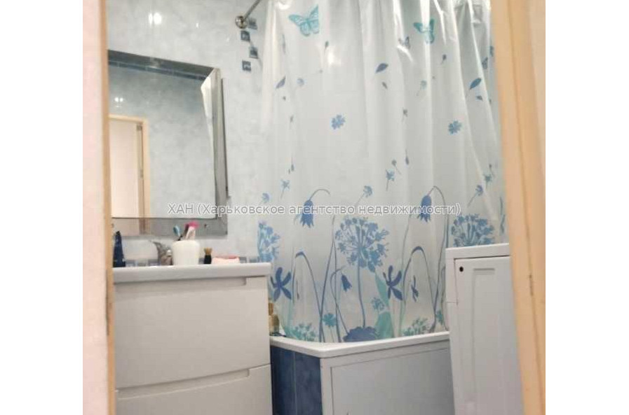 Продам квартиру, 3 кім., 65.40 м², капитальный ремонт 