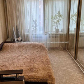 Продам квартиру, Монюшко ул. , 1  ком., 51.50 м², капитальный ремонт