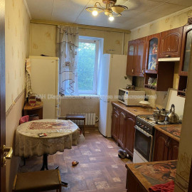 Продам квартиру, Юбилейный просп. , 61 , 3  ком., 67 м², косметический ремонт