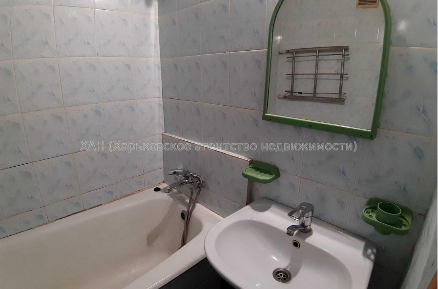 Продам квартиру, Гвардейцев Широнинцев ул. , 1 кім., 39 м², косметический ремонт 