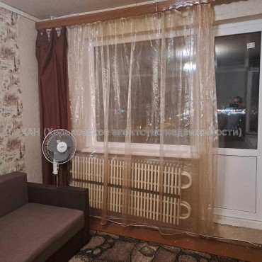 Продам квартиру, Гвардейцев Широнинцев ул. , 1 кім., 39 м², косметический ремонт 