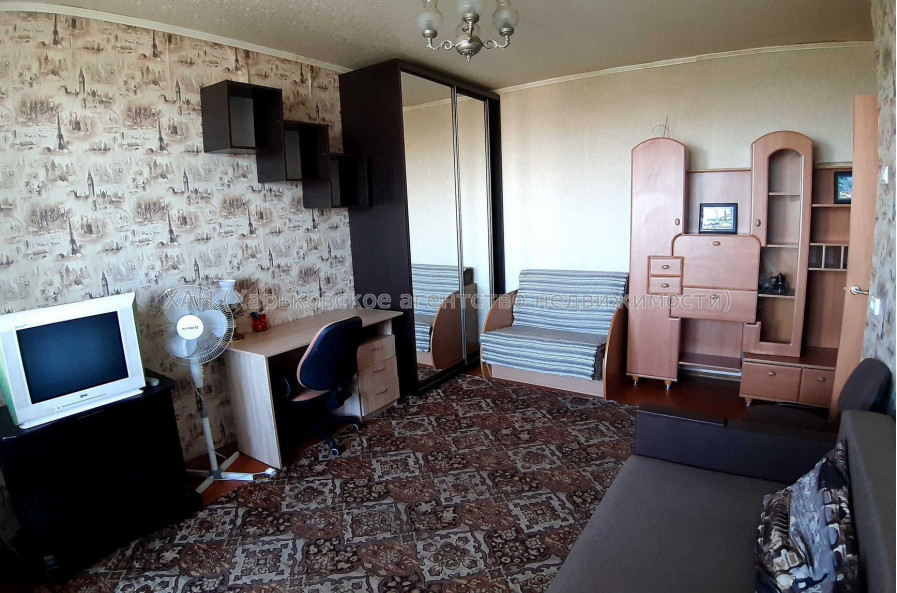 Продам квартиру, Гвардейцев Широнинцев ул. , 1 кім., 39 м², косметический ремонт 