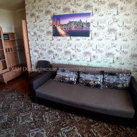 Продам квартиру, Гвардейцев Широнинцев ул. , 1 кім., 39 м², косметический ремонт