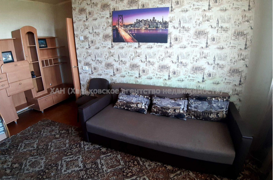 Продам квартиру, Гвардейцев Широнинцев ул. , 1 кім., 39 м², косметический ремонт 