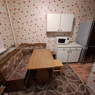 Продам квартиру, Гвардейцев Широнинцев ул. , 1 кім., 39 м², косметический ремонт 