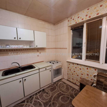 Продам квартиру, Гвардейцев Широнинцев ул. , 1 кім., 39 м², косметический ремонт 