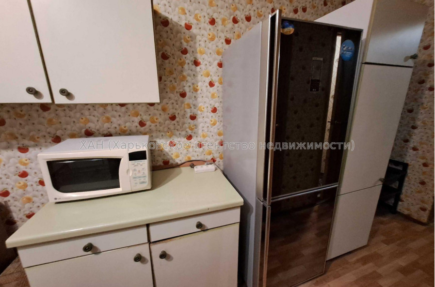 Продам квартиру, Гвардейцев Широнинцев ул. , 1 кім., 39 м², косметический ремонт 