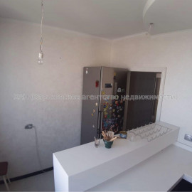 Продам квартиру, Соборности Украины ул. , 244 , 3  ком., 66.50 м², косметический ремонт