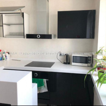 Продам квартиру, Соборности Украины ул. , 244 , 3 кім., 66.50 м², косметический ремонт 