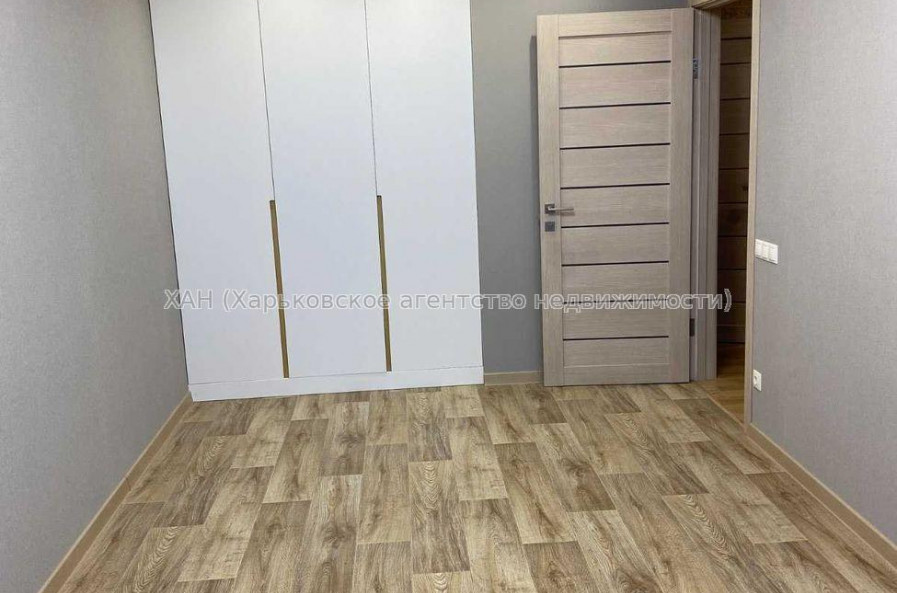 Продам квартиру, Зерновая ул. , 2 кім., 69 м², евроремонт 