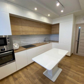 Продам квартиру, Зерновая ул. , 2 кім., 69 м², евроремонт
