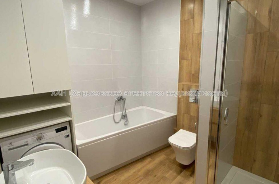 Продам квартиру, Зерновая ул. , 2 кім., 69 м², евроремонт 