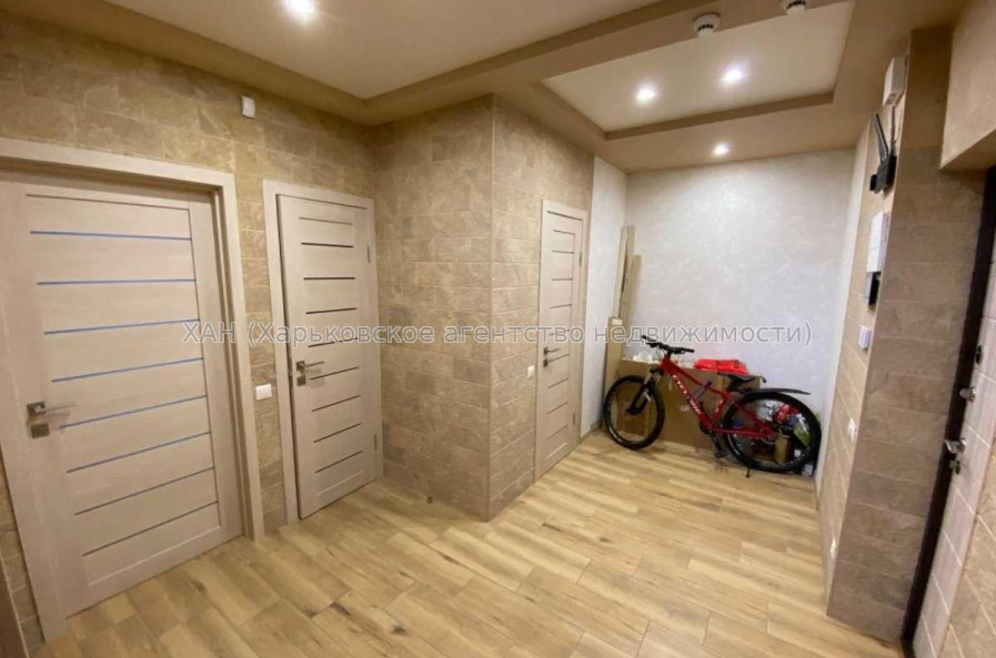 Продам квартиру, Зерновая ул. , 2 кім., 69 м², евроремонт 