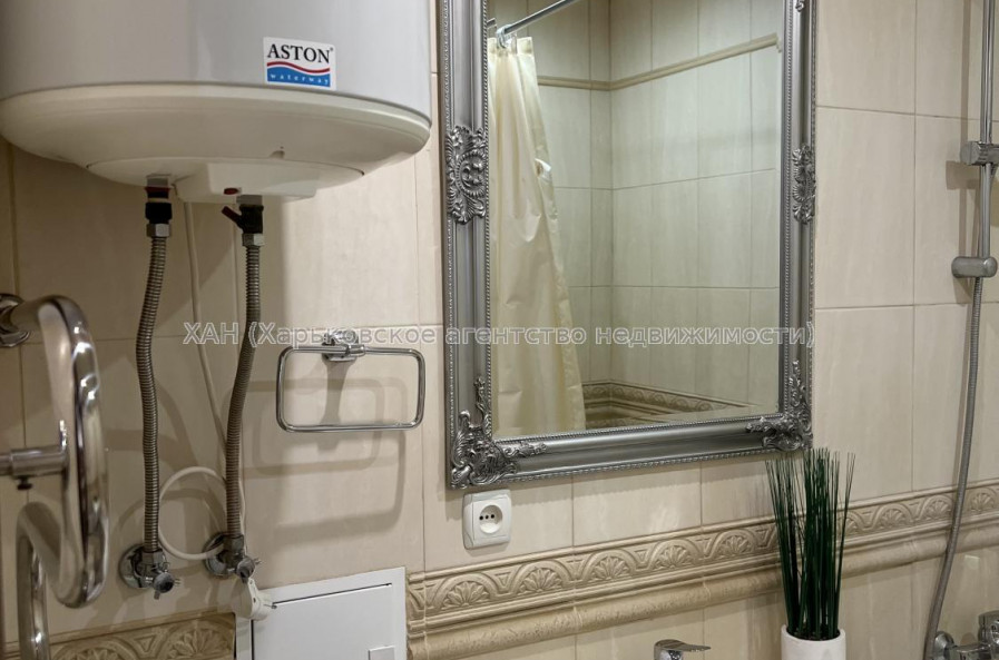 Продам квартиру, Петра Григоренко пр-т , 14 , 3  ком., 57 м², капитальный ремонт 
