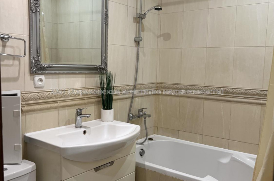 Продам квартиру, Петра Григоренко пр-т , 14 , 3  ком., 57 м², капитальный ремонт 