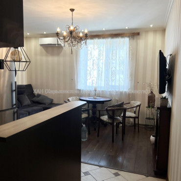 Продам квартиру, Петра Григоренко пр-т , 14 , 3  ком., 57 м², капитальный ремонт 