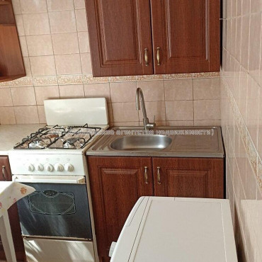 Продам квартиру, Чередниченковский пер. , 1  ком., 32.30 м², косметический ремонт 