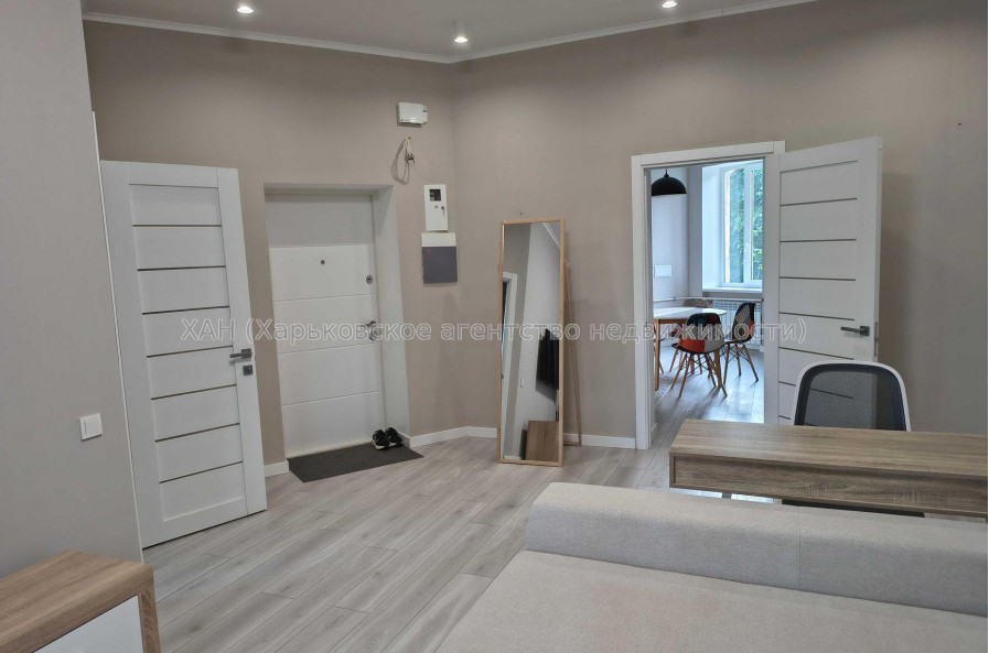 Продам квартиру, Крымская ул. , 3  ком., 77 м², авторский дизайн 