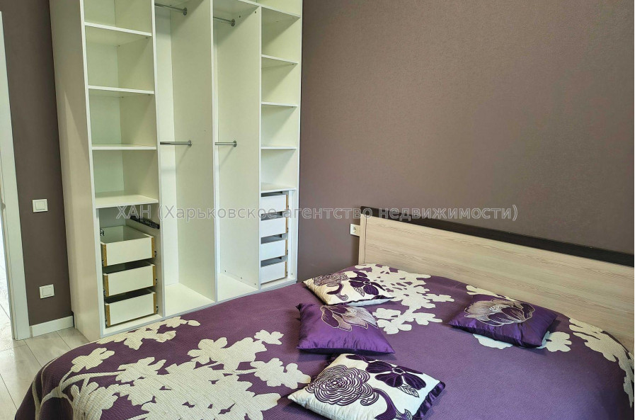 Продам квартиру, Крымская ул. , 3  ком., 77 м², авторский дизайн 