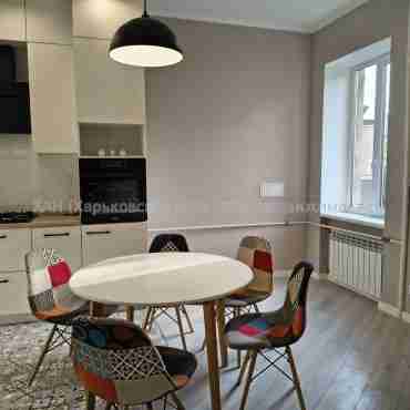 Продам квартиру, Крымская ул. , 3  ком., 77 м², авторский дизайн 