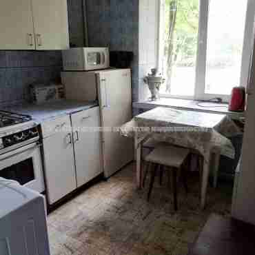 Продам квартиру, Александра Олеся ул. , 6 , 2 кім., 43 м², советский ремонт 