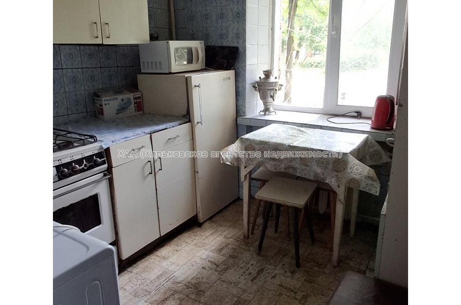 Продам квартиру, Александра Олеся ул. , 6 , 2 кім., 43 м², советский ремонт 