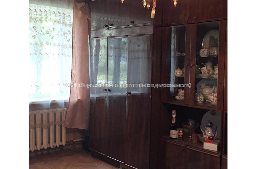 Продам квартиру, Александра Олеся ул. , 6 , 2 кім., 43 м², советский ремонт 