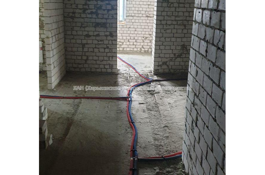 Продам квартиру, Клочковская ул. , 2  ком., 63 м², без внутренних работ 
