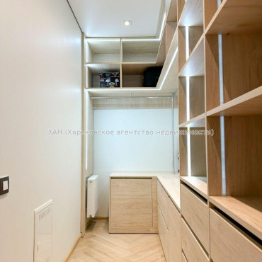 Продам квартиру, Пискуновский пер. , 4 кім., 138 м², евроремонт 