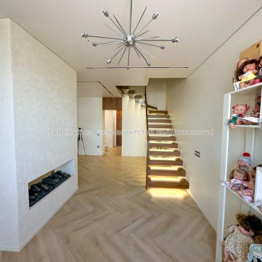 Продам квартиру, Пискуновский пер. , 4 кім., 138 м², евроремонт 