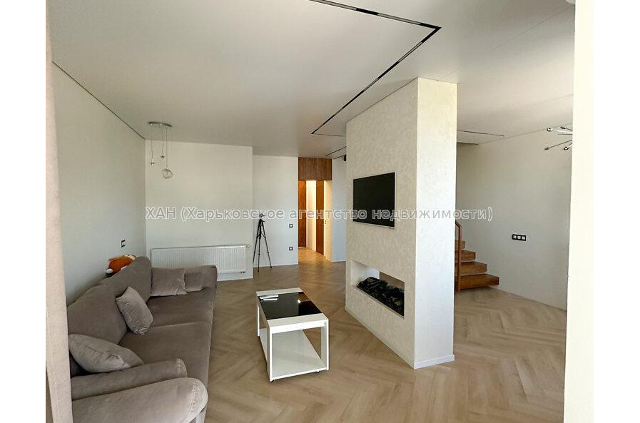 Продам квартиру, Пискуновский пер. , 4  ком., 138 м², евроремонт 