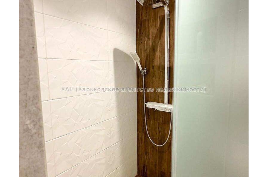 Продам квартиру, Пискуновский пер. , 4  ком., 138 м², евроремонт 