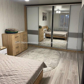 Продам квартиру, Профсоюзный бульв. , 1 кім., 40 м², капитальный ремонт