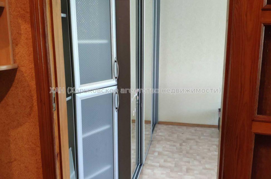 Продам квартиру, Гвардейцев Широнинцев ул. , 1 кім., 33 м², капитальный ремонт 