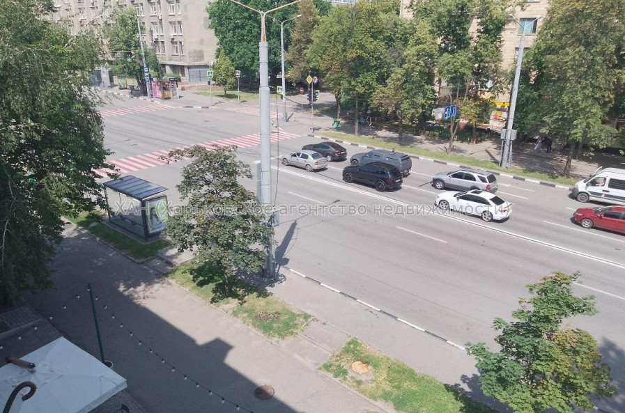 Продам квартиру, Науки просп. , 2 кім., 38 м², советский ремонт 