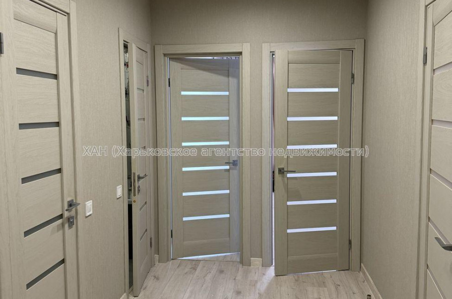 Продам квартиру, Гвардейцев Широнинцев ул. , 2  ком., 66 м², капитальный ремонт 