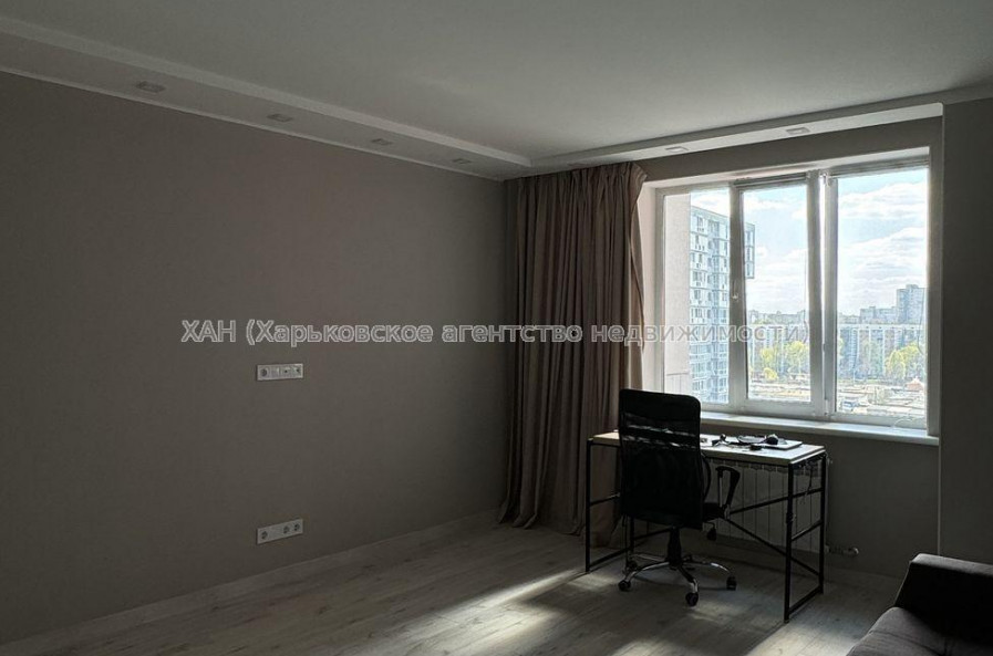 Продам квартиру, Гвардейцев Широнинцев ул. , 2  ком., 66 м², капитальный ремонт 